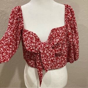 🩵2/$15 Kikula Red Floral Puff Sleeve Tie-Front Crop Top Size L